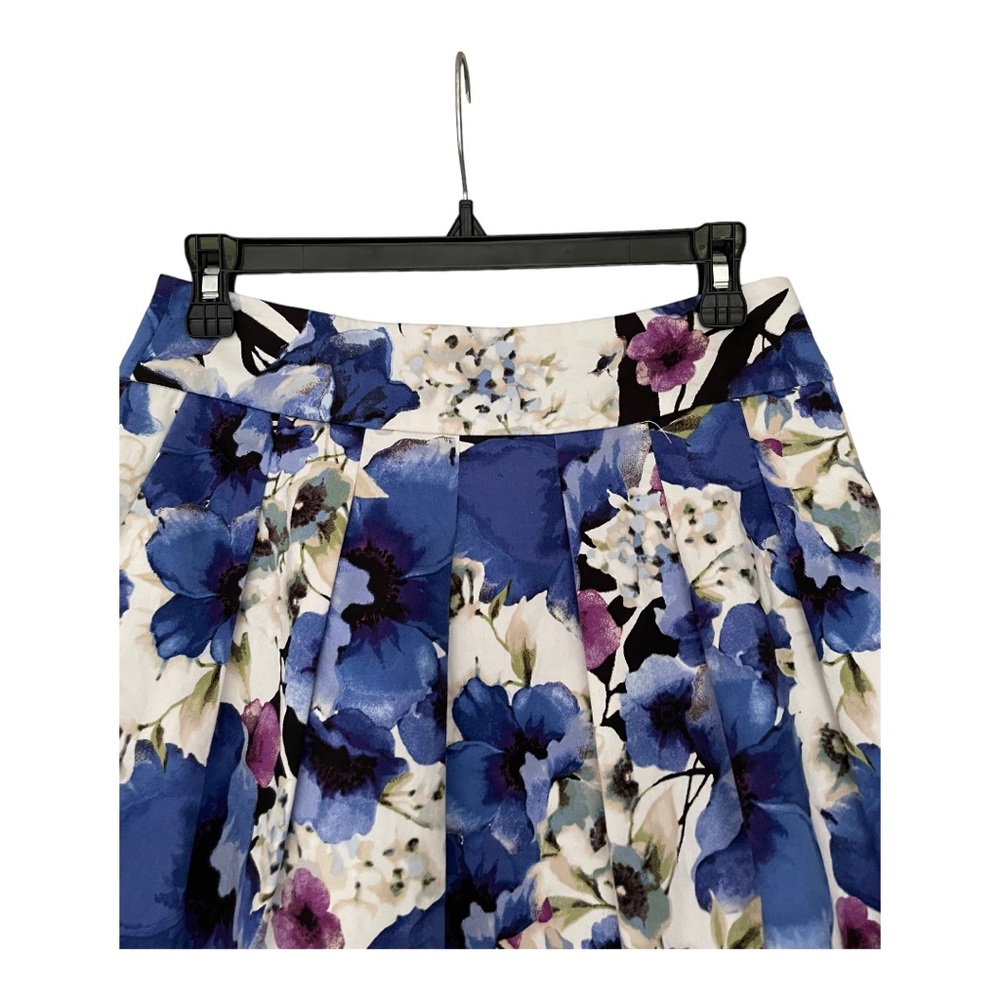 White House Black Market floral skirt - Picture 5 of 8